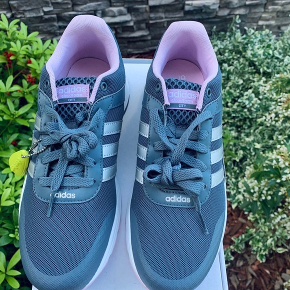 Adidas sneaker - Picture 2 of 8